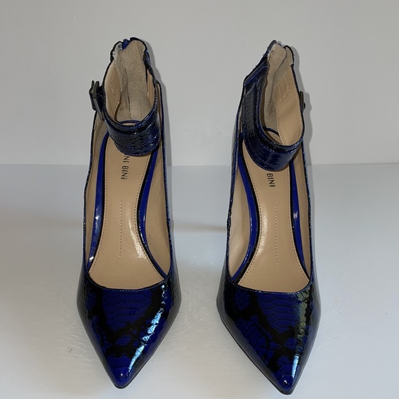 Gianni Bini 4” High Heel Pointed shoe with 1 1/2 Ankle Strap with back zipper - Picture 7 of 16